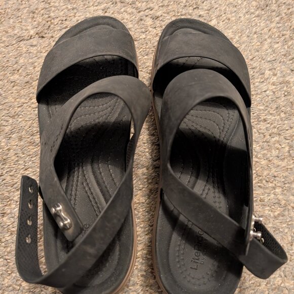 Platform Crocs 9 - Picture 2 of 7